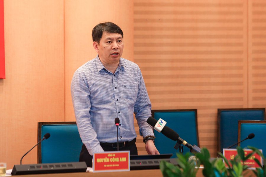 Phó Giám đốc Sở Tư pháp Nguyễn Công Anh thông tin tại buổi họp báo. 