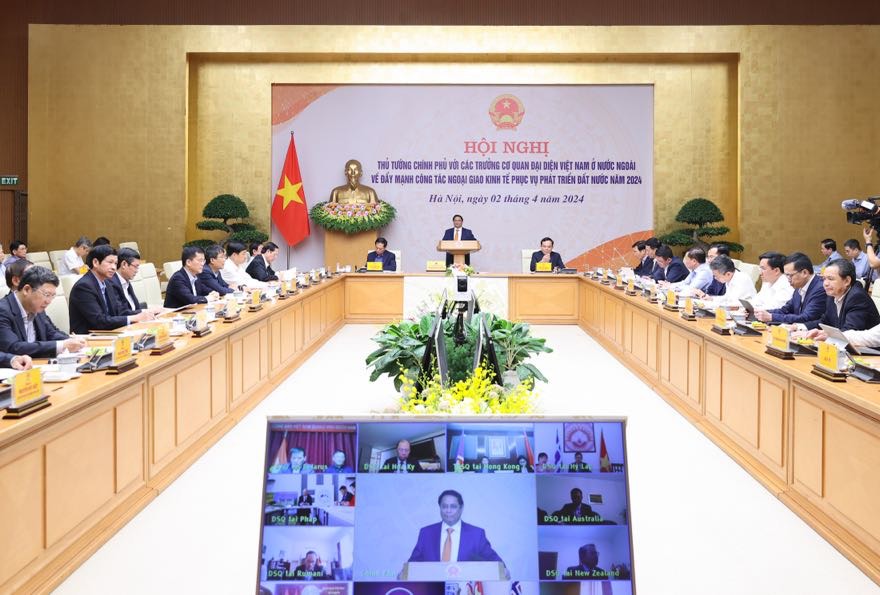 Thủ tướng chủ trì Hội nghị với trưởng các cơ quan đại diện Việt Nam ở nước ngoài về công tác ngoại giao kinh tế - Ảnh: VGP/Nhật Bắc
