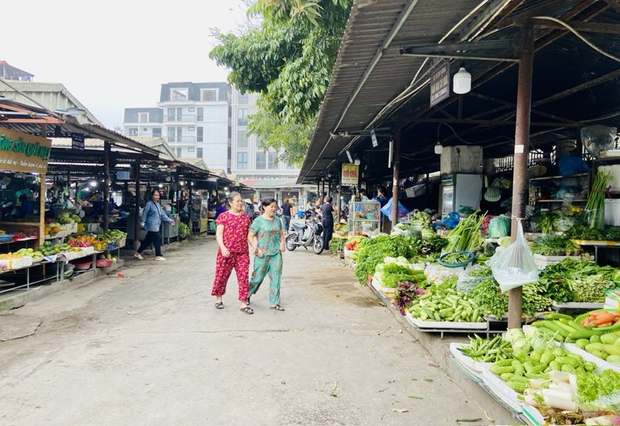 Mô hình chợ văn minh thương mại, an toàn thực phẩm ở huyện Thanh Trì góp phần xây dựng nét đẹp văn hóa trong mua bán tại các chợ truyền thống.