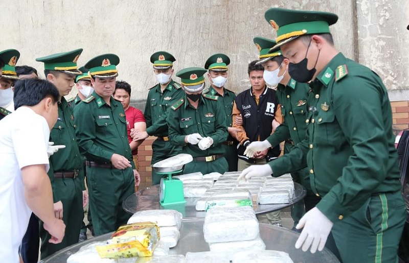 Lực lượng Bộ đội Biên phòng Hà Tĩnh thu giữ 44 bánh heroin, 60.000 viên hồng phiến, 10 kg ma túy đá, 10 kg Ketamin