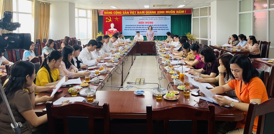 Quang cảnh hội nghị sáng 16/4