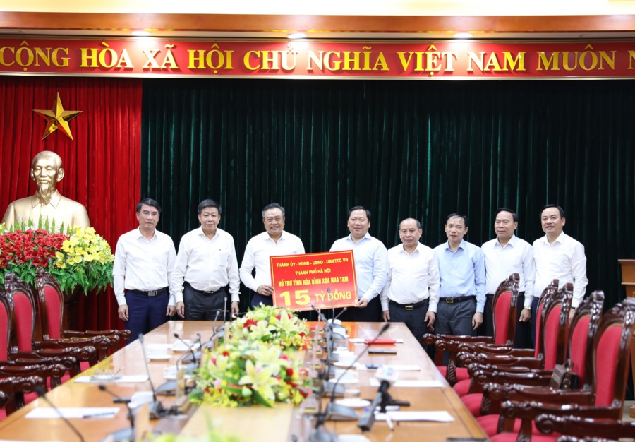 TP Hà Nội hỗ trợ tỉnh Hoà Bình 15 tỷ đồng thực hiện phong trào "Xoá nhà tạm, nhà dột nát". 