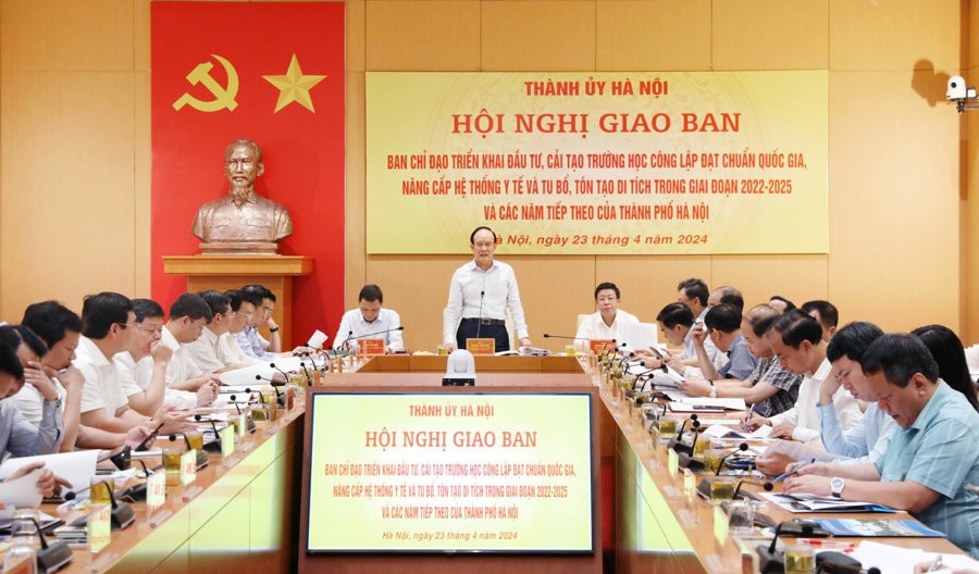 Phó Bí thư Thành ủy, Chủ tịch HĐND TP Hà Nội Nguyễn Ngọc Tuấn phát biểu kết luận hội nghị