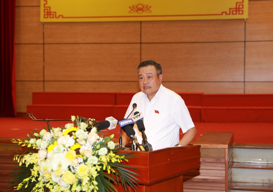 Chủ tịch UBND TP Hà Nội Trần Sỹ Thanh phát biểu tại hội nghị. 