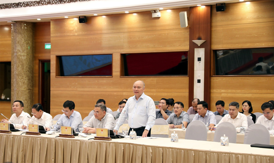 Chánh Văn phòng Bộ Nội vụ Vũ Đăng Minh thông tin tại buổi họp báo. 
