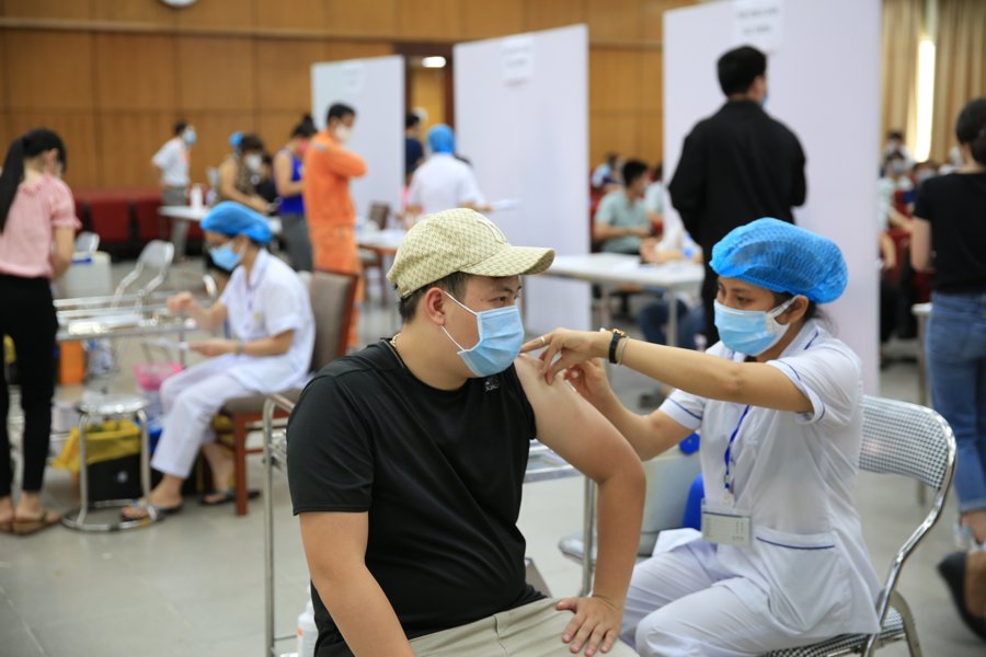 Việt Nam là một trong những quốc gia có tỉ lệ bao phủ vaccine Covid-19 cao nhất thế giới. Ảnh: Phạm Hùng