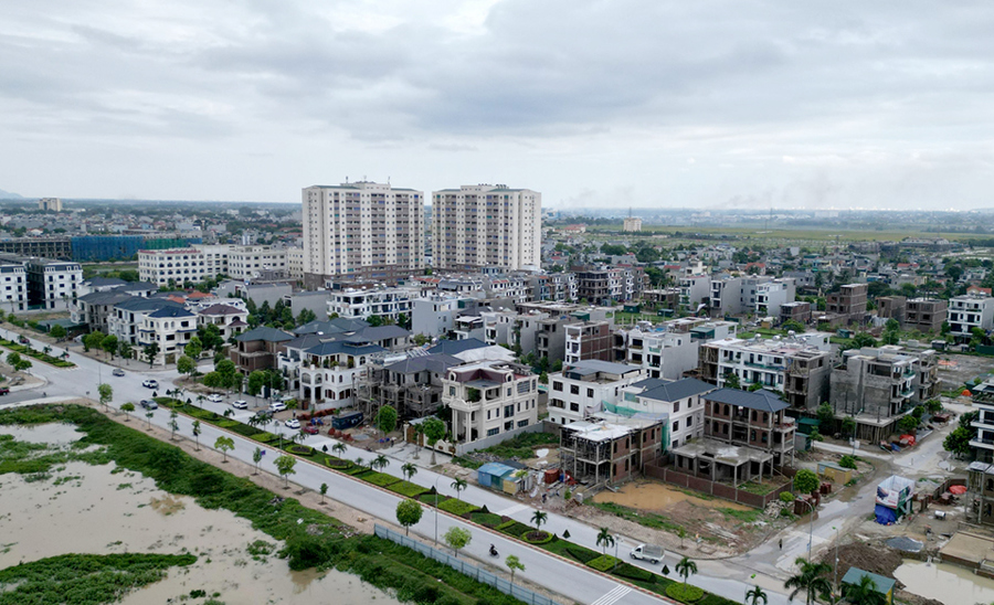 Công ty TNHH BNB  Hà Nội đã xây dựng công trình không đúng thiết kế xây dựng được thẩm định tại công trình xây thô và hoàn thiện mặt ngoài 257 lô (đợt 1) tại dự án Khu dân cư Đông Nam đô thị Đông Phát.