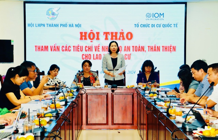 Chủ tịch Hội LHPN TP Hà Nội Lê Kim Anh phát biểu tại hội thảo