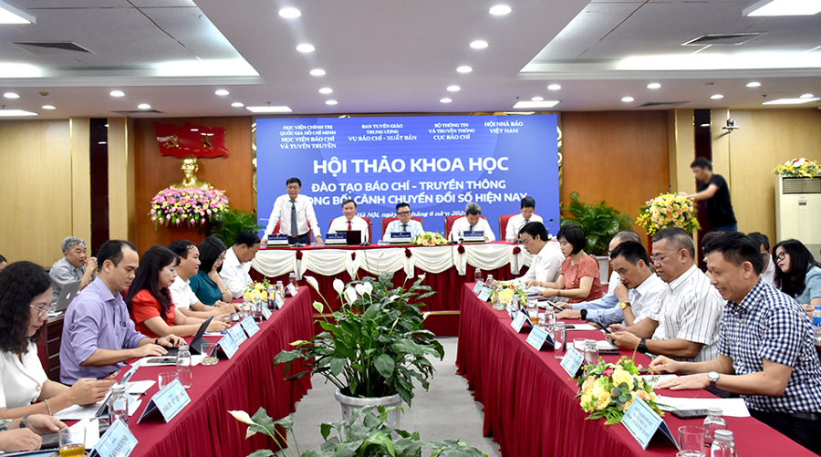 Quang cảnh Hội thảo khoa học quốc gia “Đào tạo báo chí - truyền thông trong bối cảnh chuyển đổi số hiện nay”. Ảnh: Nghiêm Mai