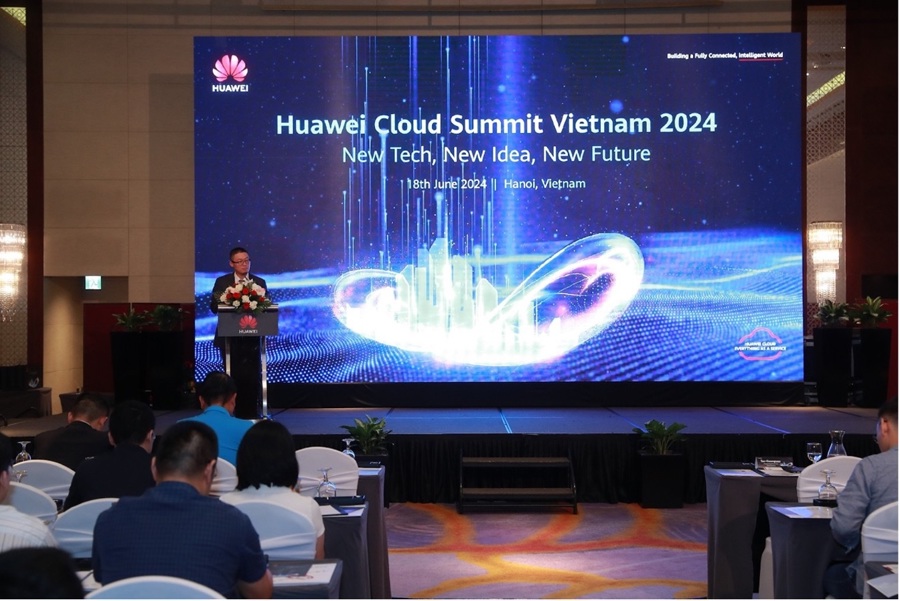 Chủ tịch Huawei Đông Nam Á Tao Guanyao phát biểu tại sự kiện.