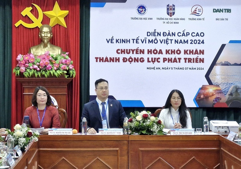 Diễn đàn cấp cao về kinh tế vĩ mô Việt Nam 2024 "Chuyển hóa khó khăn thành động lực phát triển"