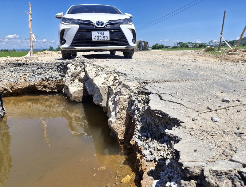 Dự án nâng cấp, mở rộng tuyến đường ĐH.36 (Chợ Đình- Quán Trại) dài hơn 9,6km, tổng mức đầu tư gần 100 tỷ đồng, do UBND huyện Can Lộc làm chủ đầu tư