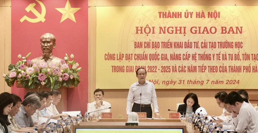 Phó Bí thư Thành ủy, Chủ tịch HĐND TP Hà Nội Nguyễn Ngọc Tuấn - Trưởng Ban Chỉ đạo phát biểu tại hội nghị