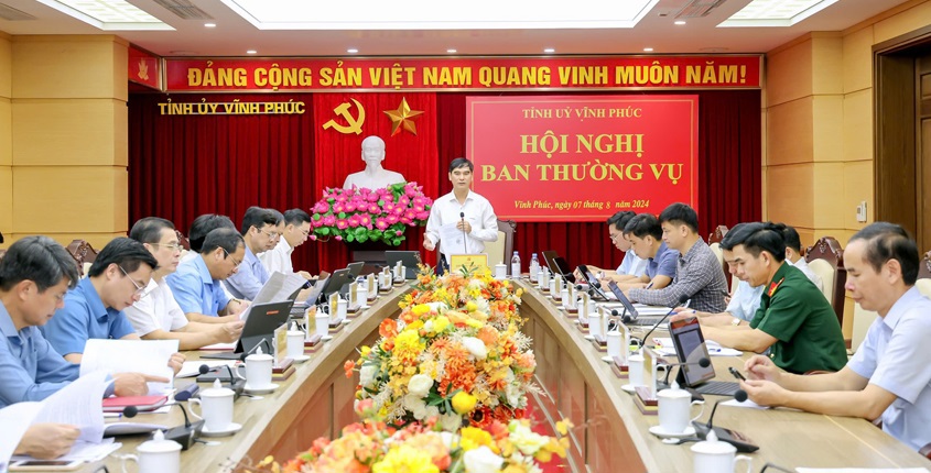 Bí thư Tỉnh ủy Vĩnh Phúc Dương Văn An chủ trì hội nghị lấy ý kiến về chủ trương khai quật Di tích Đồng Đậu, và phương hướng nhiệm vụ xây dựng thành phố Vĩnh Yên theo Nghị quyết số 07/2014. Ảnh Thanh Nga - Cổng thông tin Tỉnh ủy Vĩnh Phúc. 