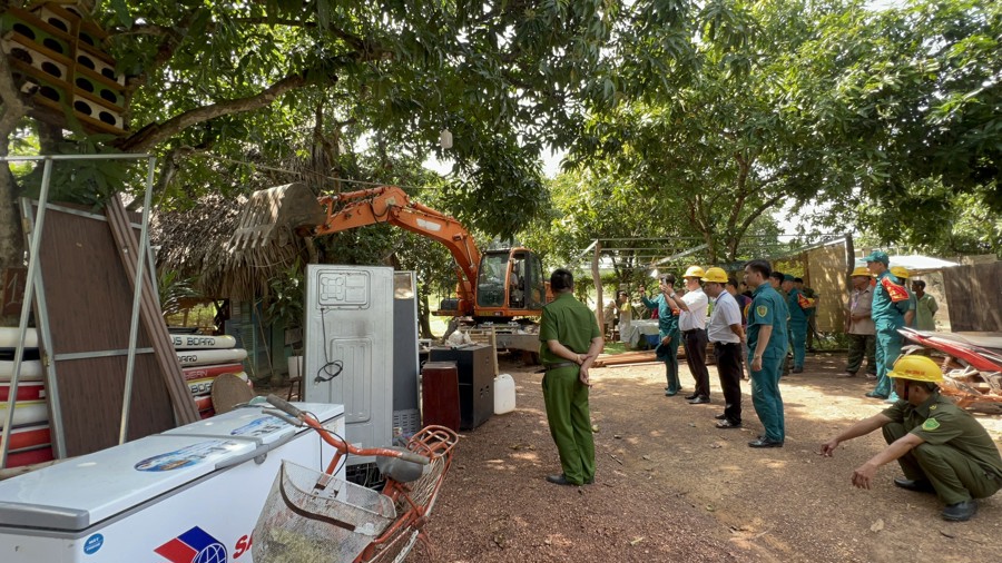 Công trình xây dựng phục vụ du lịch sinh thái (tại xã Mã Đà, huyện Vĩnh Cửu, Đồng Nai) bị lực lượng chức năng cưỡng chế phá dỡ vào tháng 7/2024.