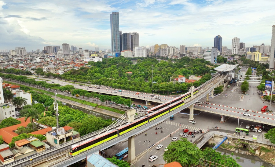 Tuyến đường sắt đô thị Nhổn - ga Hà Nội vừa được đưa vào hoạt động. Ảnh: Phạm Hùng