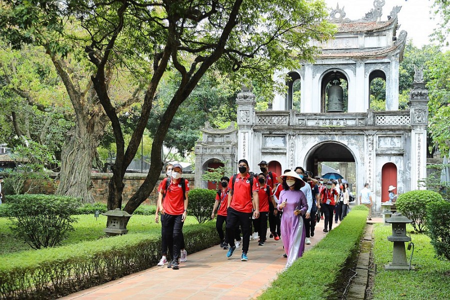 Các di tích tại Hà Nội đón gần 2,2 triệu khách, doanh thu phí tăng mạnh.