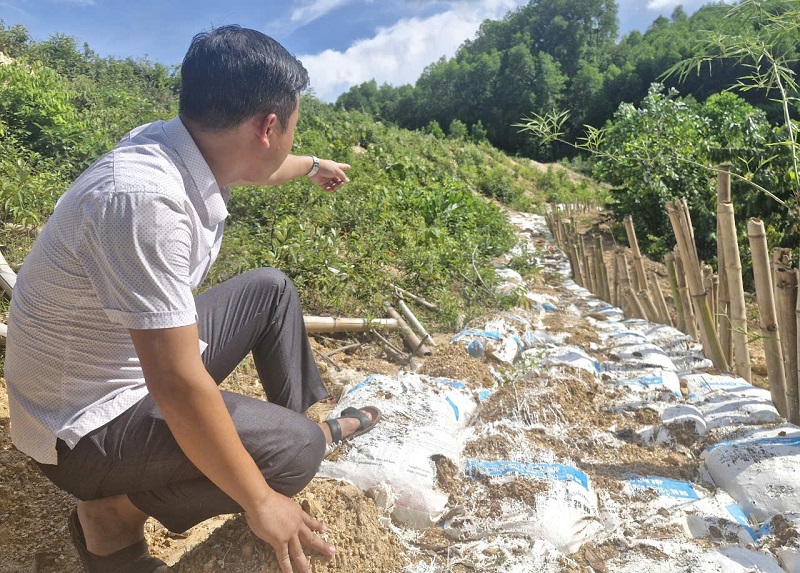 Đập Khe Cọi ở xã Hà Linh bị sạt lở, hư hỏng nghiêm trọng, các biện pháp gia cố chỉ tạm thời, không đảm bảo an toàn trong mùa mưa lũ