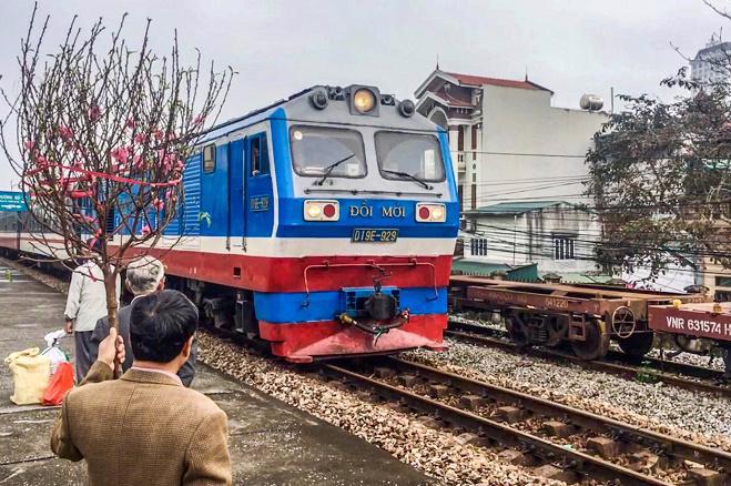 Đường sắt mở bán sớm vé tàu Tết Ất Tỵ 2025 từ tháng 10, không bán ghế phụ. Ảnh minh họa