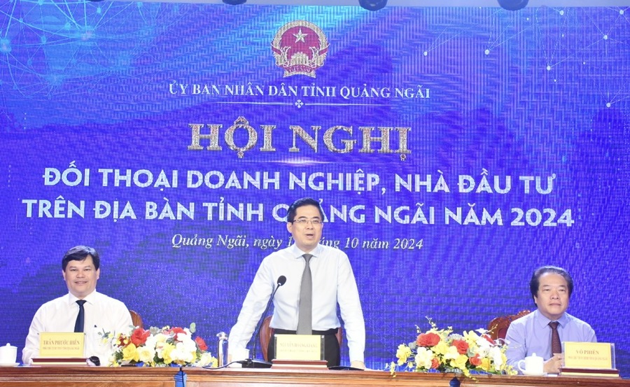 Lãnh đạo tỉnh Quảng Ngãi đối thoại với doanh nghiệp, nhà đầu tư.