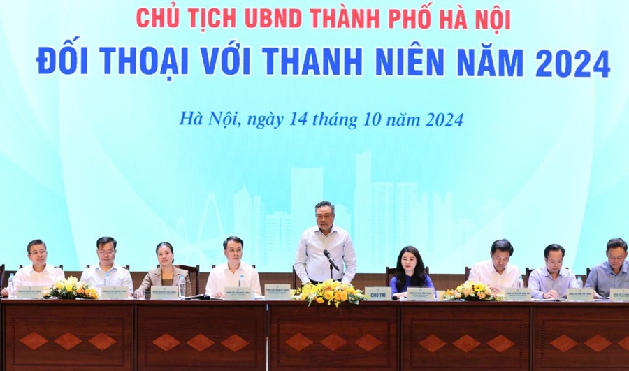 Chủ tịch UBND TP Hà Nội Trần Sỹ Thanh phát biểu tại buổi đối thoại với thanh niên Thủ đô