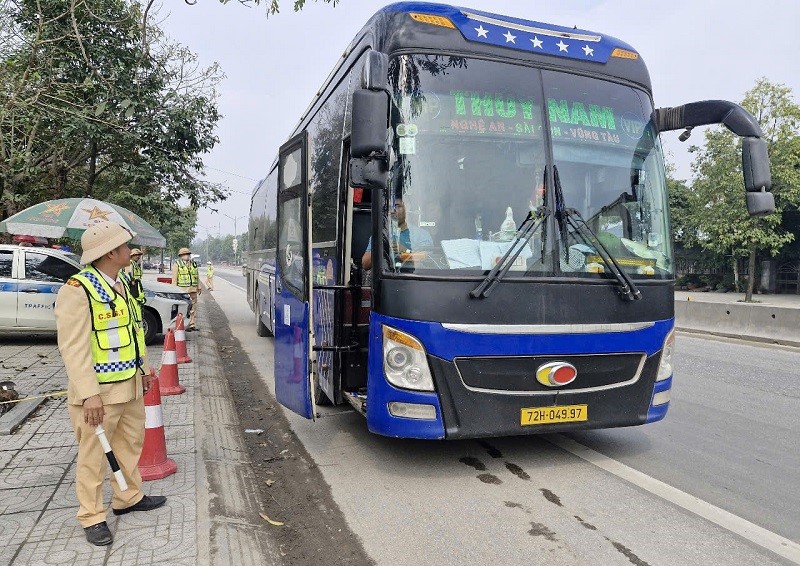 Lực lượng chức năng tỉnh Hà Tĩnh tăng cường kiểm soát giao thông dịp cận Tết Nguyên đán