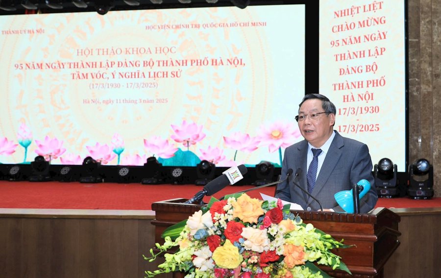 TS Nguyễn Văn Phong - Phó Bí thư Thường trực Thành ủy Hà Nội phát biểu khai mạc Hội thảo khoa học với chủ đề “95 năm Ngày thành lập Đảng bộ TP Hà Nội - tầm vóc, ý nghĩa lịch sử”