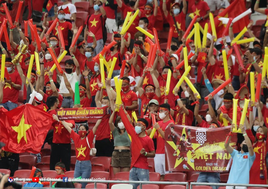 Khán giả Việt Nam luôn ở bên đội tuyển. Ảnh VFF