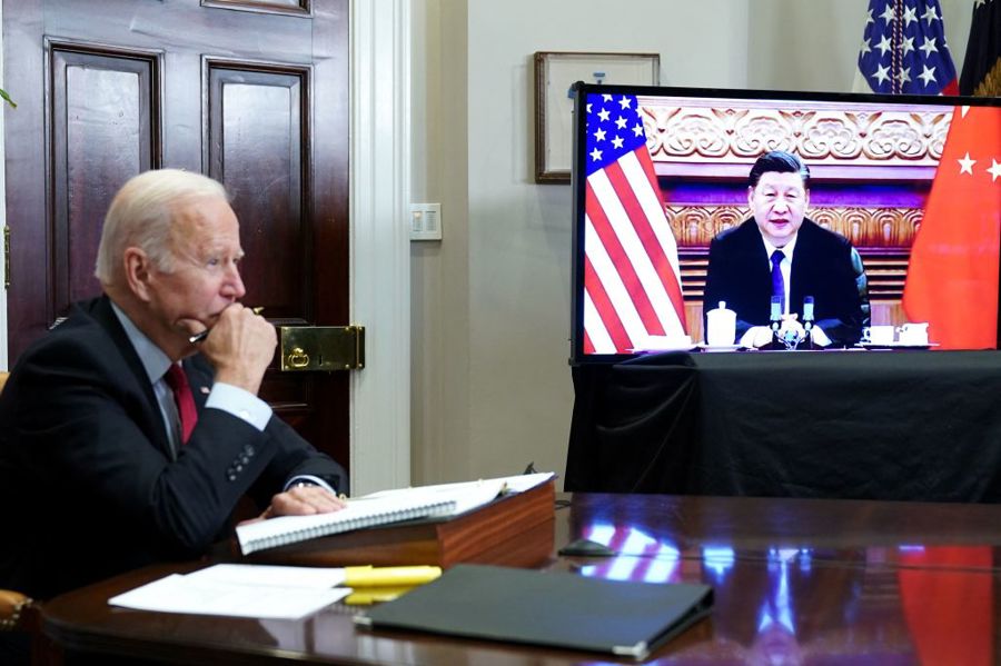 Tổng thống Mỹ Joe Biden gặp Chủ tịch Trung Quốc Tập Cận Bình trong hội nghị thượng đỉnh trực tuyến vào ngày 15/11/2021. Ảnh: AFP