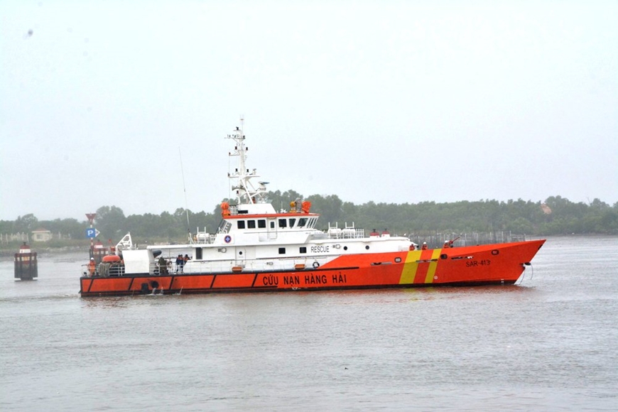 Tàu SAR 413 thường trực tại Vũng Tàu khẩn trương lên đường cứu nạn. Ảnh: Vietnam MRCC