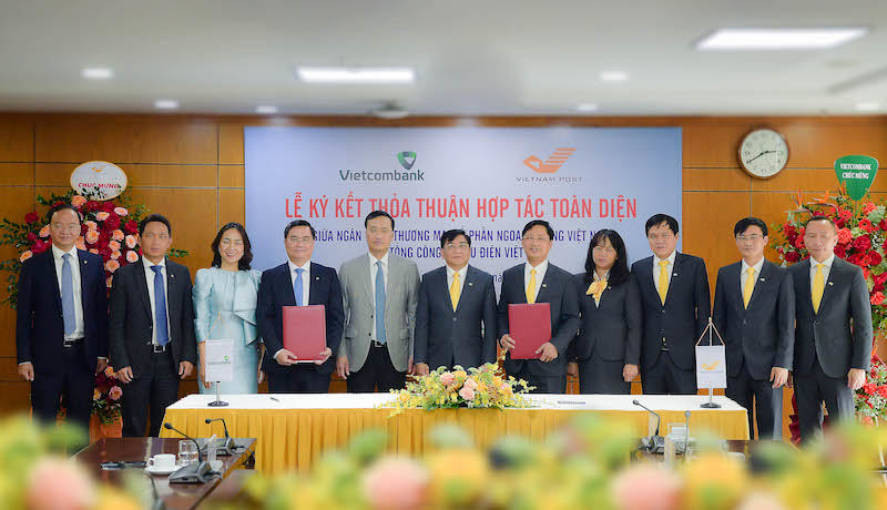 Vietcombank và Vietnam Post ký thoả thuận hợp tác toàn diện