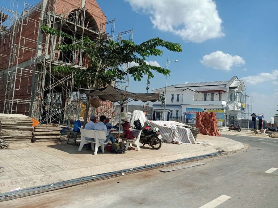 Nhiều hộ dân đã xây dựng nhà ở tại khu tái định cư Lộc An - Bình Sơn, thuộc dự án Sân bay Long Thành.