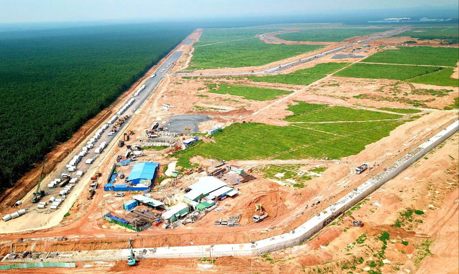Dự án sân bay Long Thành tạm ngừng do dịch Covid-19 diễn biến phức tạp, giá vật liệu xây dựng tăng cao. Ảnh: Thái Anh