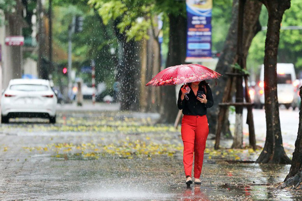 Dự báo thời tiết ngày 17/4: Hà Nội nhiều mây, mưa rào, trời rét. Ảnh: Internet.