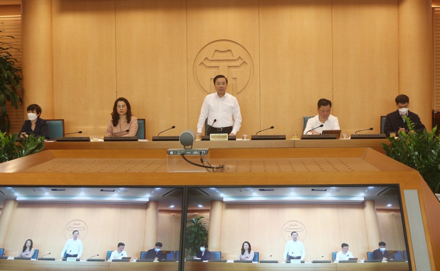 Phó Chủ tịch UBND TP Hà Nội Chử Xuân Dũng chủ trì phiên họp.