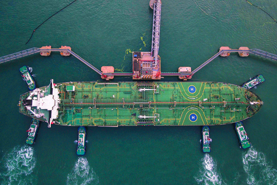 Một tàu chở dầu tại cảng biển ở Thanh Đảo, thuộc tỉnh Sơn Đông, miền Đông Trung Quốc. Ảnh: AFP