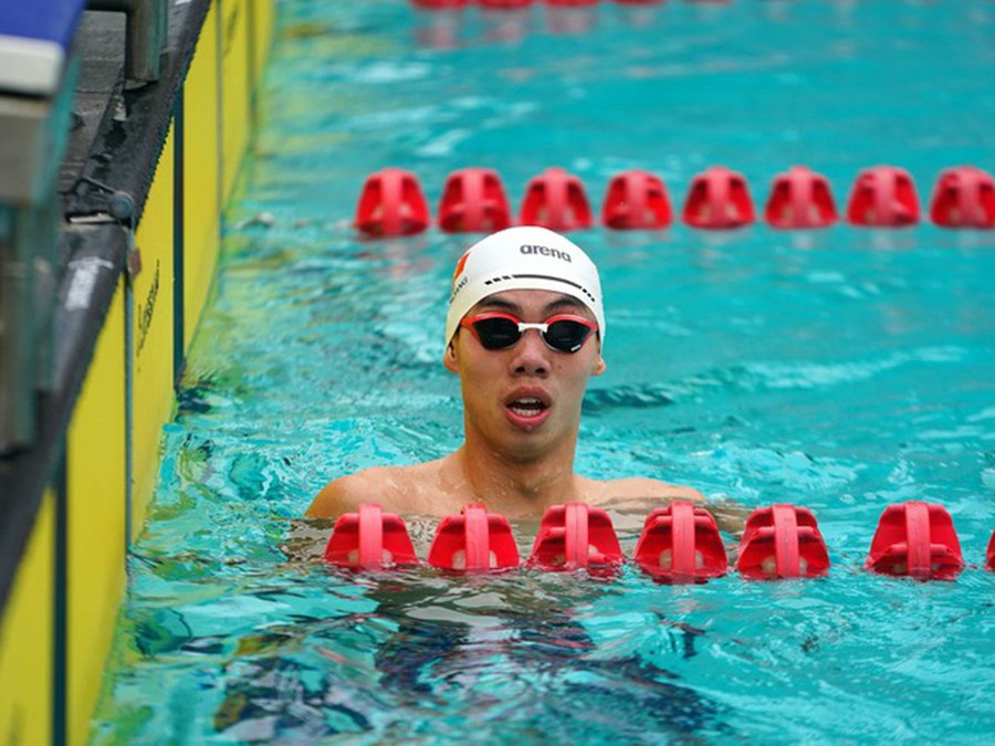 VĐV bơi lội Nguyễn Huy Hoàng được bầu chọn là 1 trong 4 VĐV xuất sắc nhất Đại hội thể thao. Ảnh NT