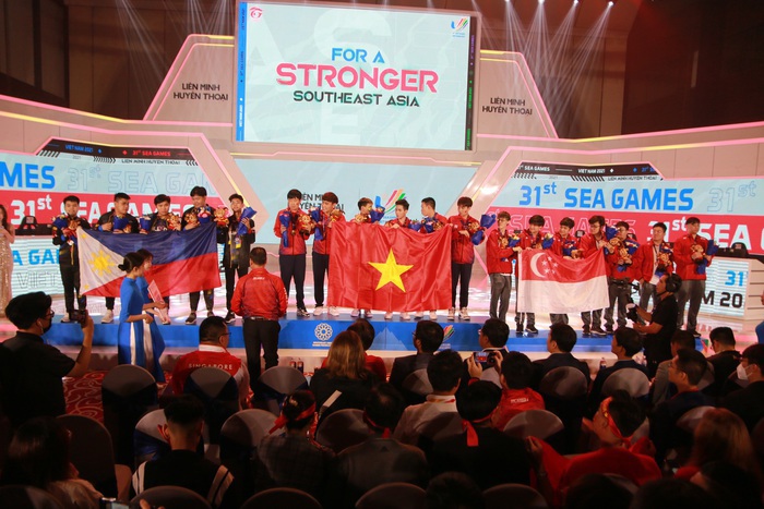 Đội tuyển Liên Minh Huyền Thoại giành tấm huy chương Vàng thứ 3 về cho Esports Việt Nam. Ảnh TA.