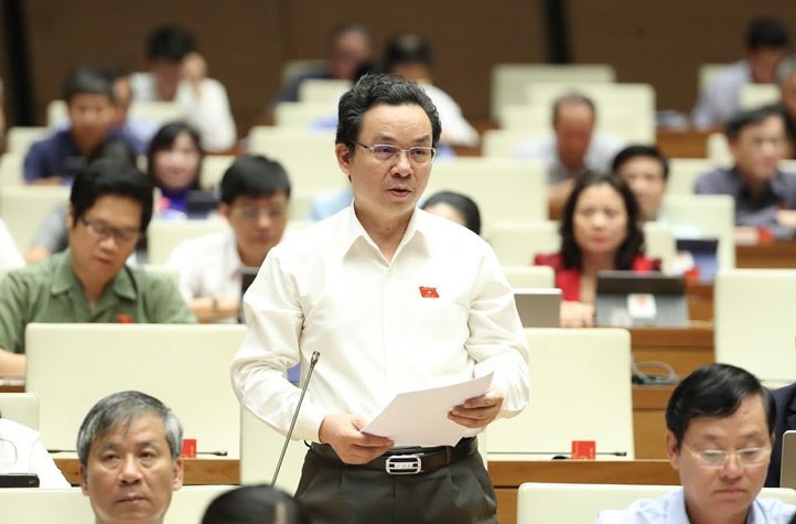 Đại biểu Hoàng Văn Cường (Đoàn ĐB Quốc hội TP Hà Nội) phát biểu tại phiên thảo luận. 