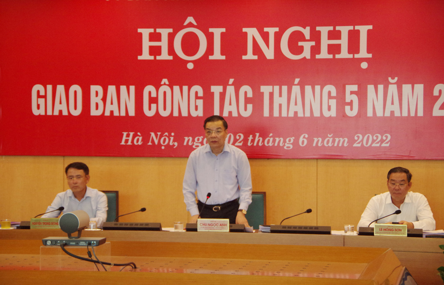Chủ tịch UBND TP Hà Nội Chu Ngọc Anh phát biểu chỉ đạo tại hội nghị. 