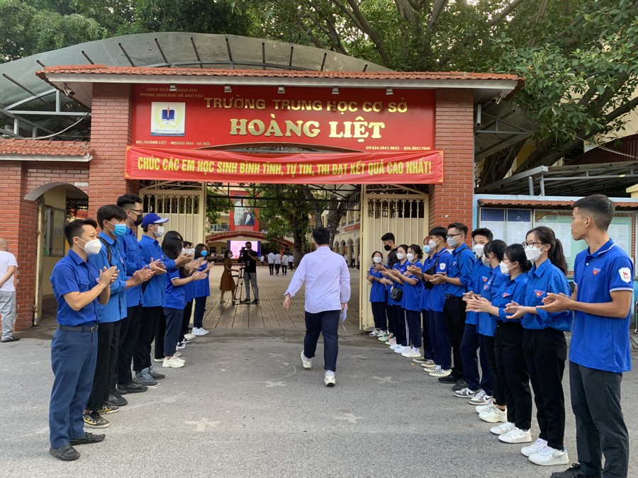 Quận Hoàng Mai đã bảo đảm điều kiện tốt nhất cho 2.595 học sinh, 107 phòng thi tại 4 điểm thi tốt nghiệp THPT. Ảnh HY.