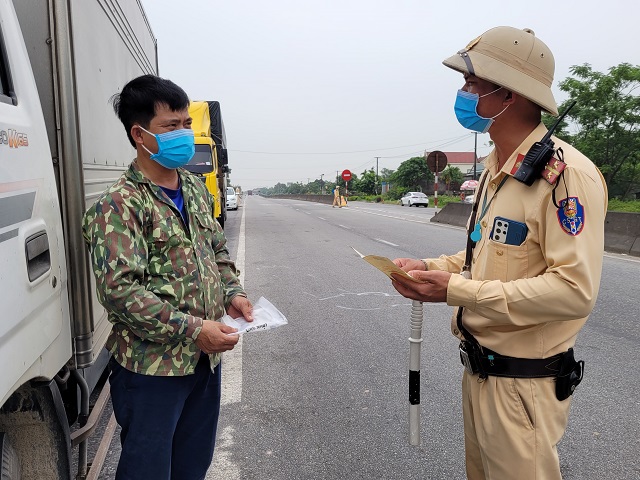 Lực lượng cảnh sát giao thông Hà Tĩnh tăng cường tuần tra, kiểm soát các phương tiện tham gia giao thông
