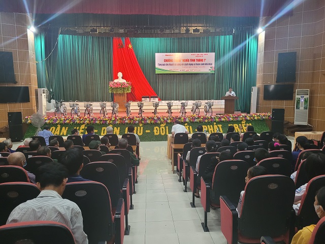 Báo Kinh tế và Đô thị phối hợp với huyện Can Lộc, tỉnh Hà Tĩnh tổ chức Chương trình “Nghĩa tình tháng Bảy”