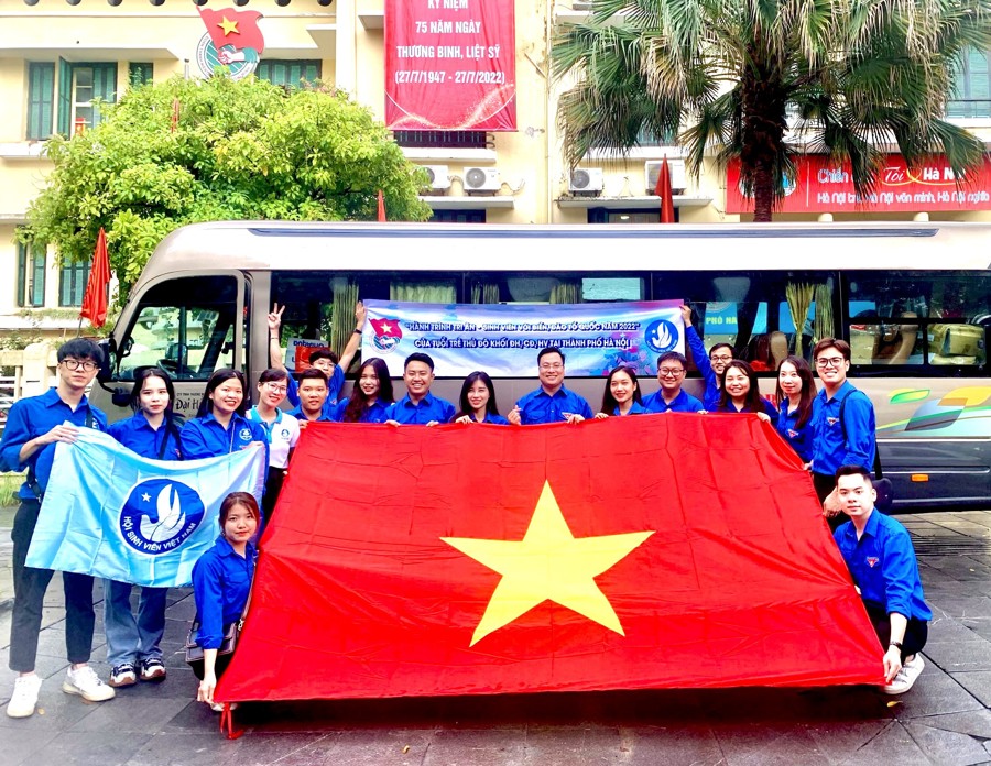 Thành đoàn - Hội Sinh viên Việt Nam thành phố Hà Nội tổ chức lễ xuất quân “Hành trình tri ân - Sinh viên với biển, đảo Tổ quốc” năm 2022. 