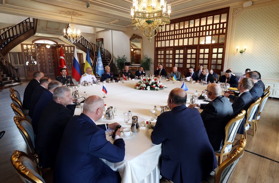 Các phái đoàn quân sự Nga, Ukraine gặp gỡ các quan chức Liên Hợp quốc tại Istanbul, Thổ Nhĩ Kỳ vào ngày 13/7/2022. Ảnh: Reuters