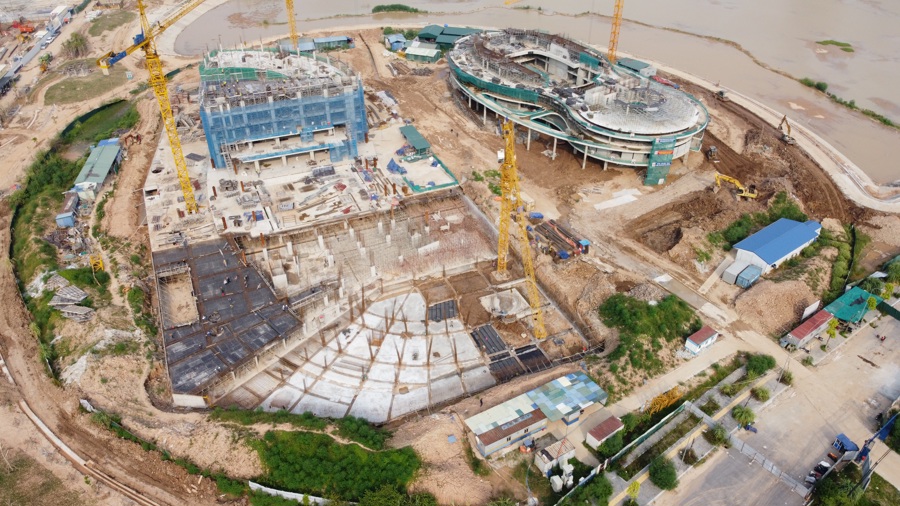  Dự án xây dựng Cung thiếu nhi Hà Nội được UBND TP Hà Nội phê duyệt tại Quyết định số 4493/QĐ-UBND ngày 29/8/2014 và phê duyệt điều chỉnh dự án tại Quyết định số 4608/QĐ-UBND ngày 14/10/2020, với diện tích xây dựng 10.280/39.631 m2, cùng tổng mức đầu tư 1.376 tỷ đồng.