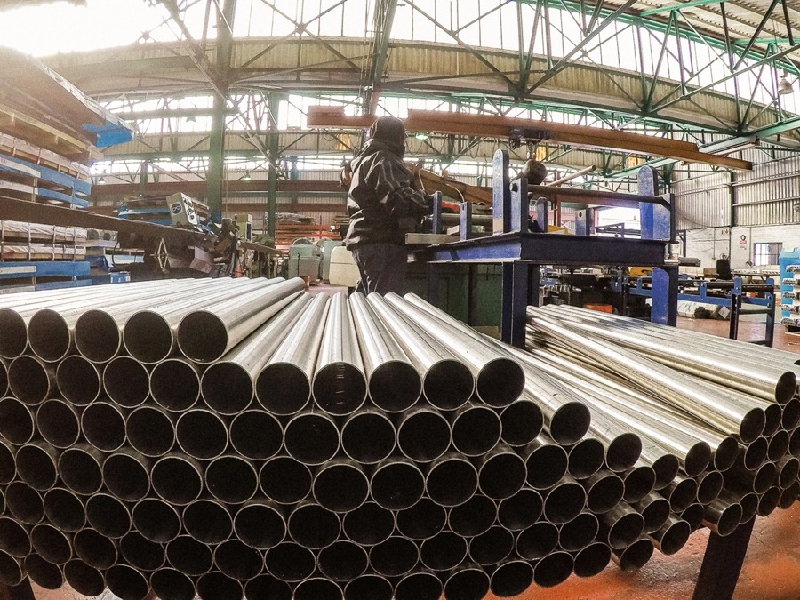 Giá thép xây dựng hôm nay 6/8, bật tăng mạnh trên sàn giao dịch. Ảnh: Loop Steel