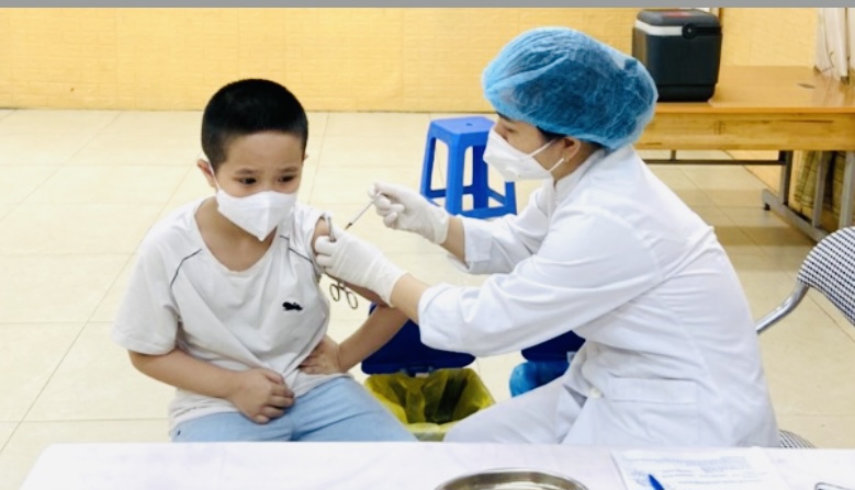 Quận Thanh Xuân phát động chiến dịch “Tăng tốc độ tiêm chủng cho trẻ em từ 5 tuổi đến dưới 12 tuổi, đảm bảo hoàn thành trong tháng 8/2022