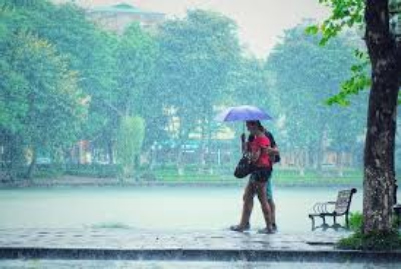 Dự báo thời tiết ngày 3/10/2022: Hà Nội vẫn mưa rào và dông