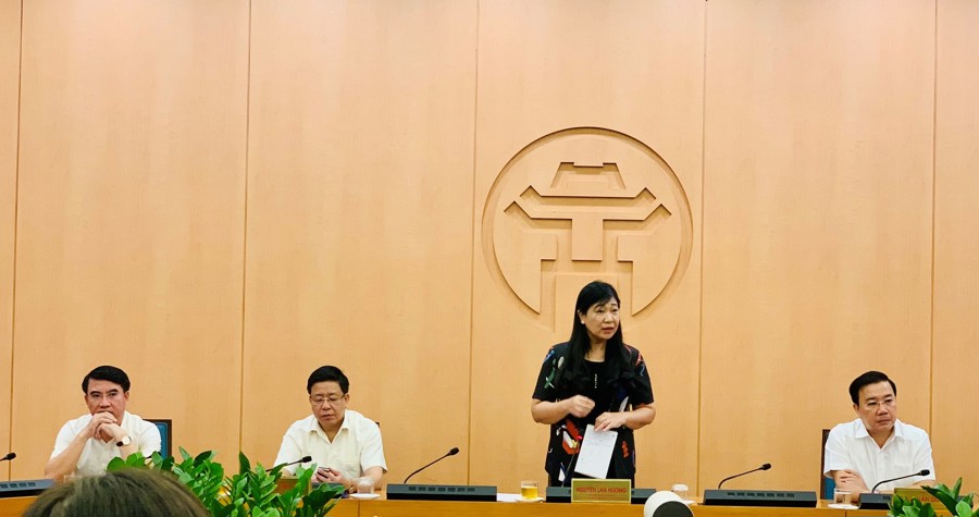 Chủ tịch Ủy ban MTTQ Việt Nam TP Hà Nội Nguyễn Lan Hương, các Phó Chủ tịch UBND TP Chử Xuân Dũng, Dương Đức Tuấn chủ trì hội nghị